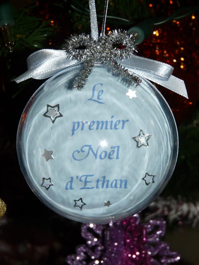 Première Boule De Noël – Idée De Luminaire Et Lampe Maison dedans Image De Boules De Noel