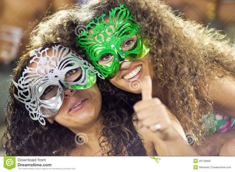 Rio De Janeiro – 10 Février : Deux Filles Dans Les Masques serapportantà Masque Carnaval De Rio