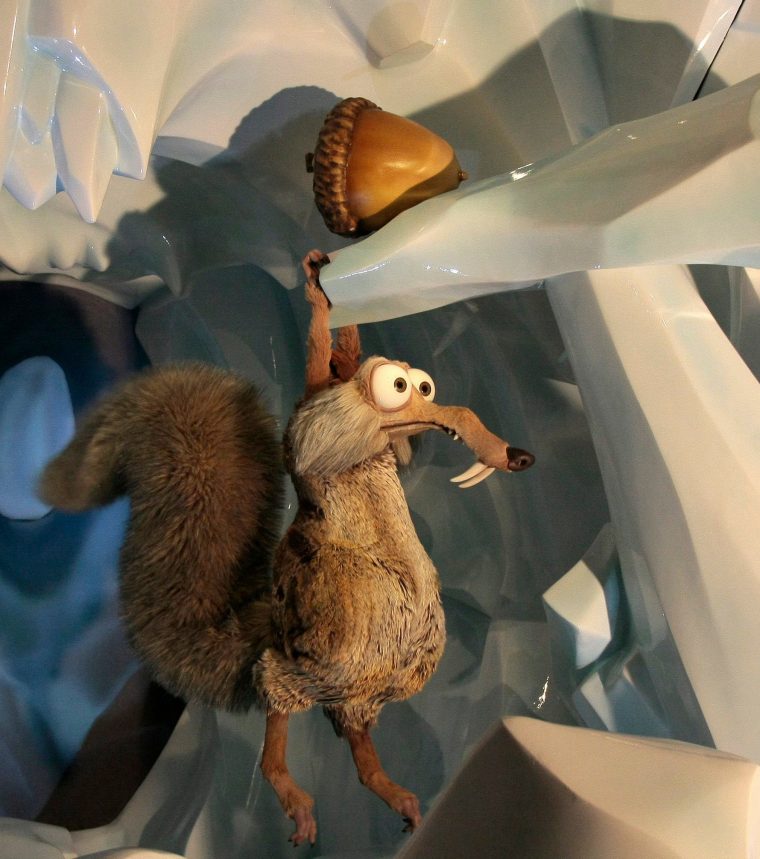 Scrat : L'Écureuil De L'Âge De Glace S'Inscruste Au Musée encequiconcerne Mamouth L Age De Glace