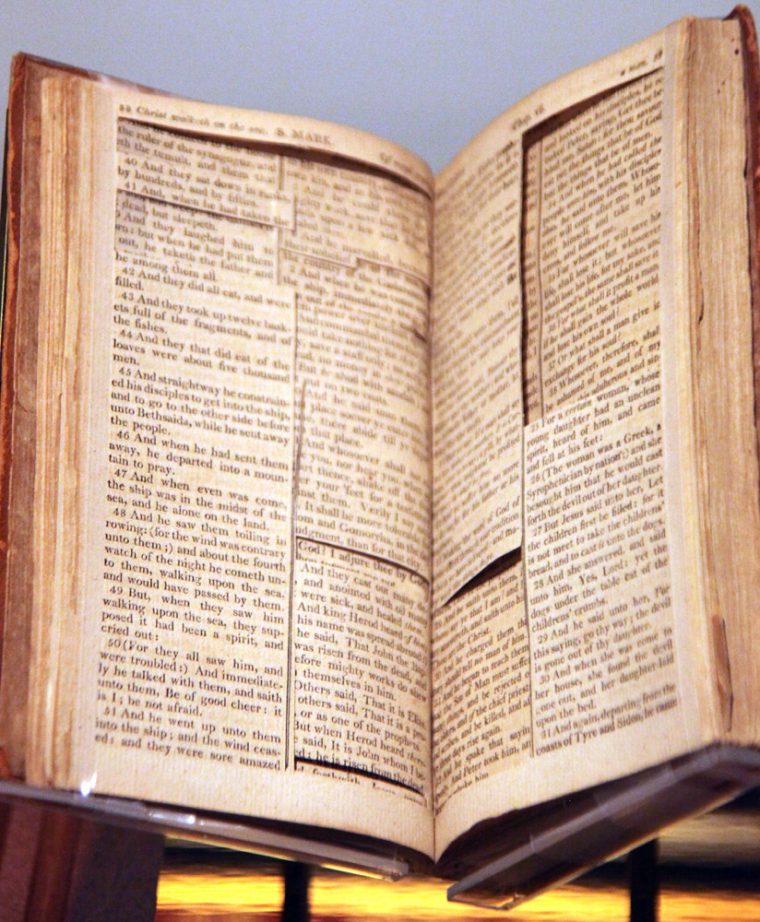 Source Bible For The Jefferson Bible – Smithsonian Museum tout Bible Bible Bible