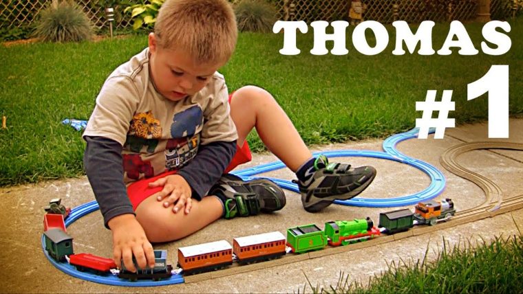 ‪Thomas Le Petit Train – Des Tracks Extérieures Pour avec Video Thomas Le Petit Train