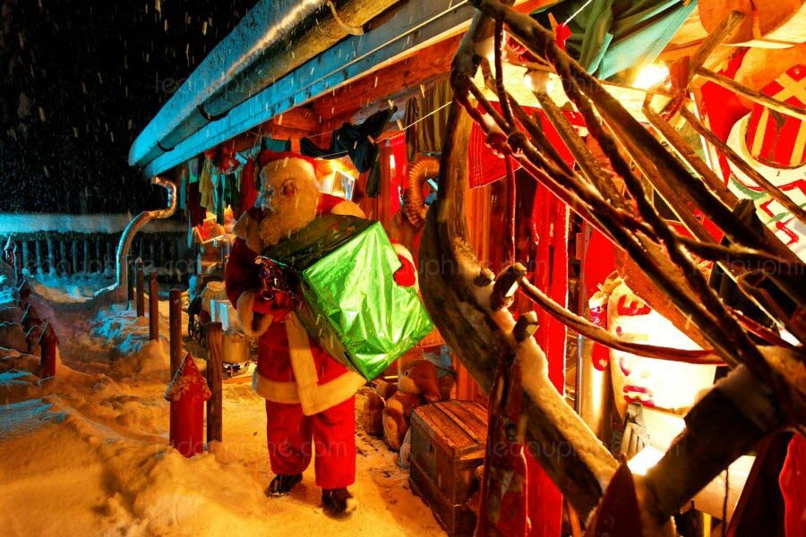 Thonon-Les-Bains  Le Père Noël Et Ses Lutins Habitent Aux serapportantà Le Pere Noel Et Ses Lutins