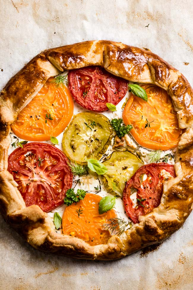 Tomato Galette Recipe (An Easy Savory Galette Recipe serapportantà Image Galette