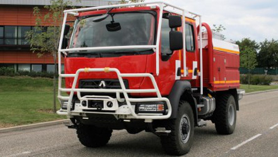 Un Camion De Pompiers Tombe Dans Un Ravin : Deux Blessés tout Un Camion De Pompier