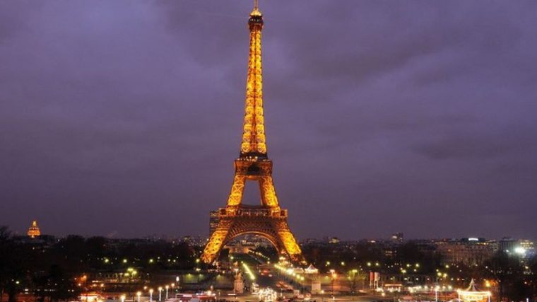 Une Fête Musicale À La Tour Eiffel Pour Ses 300 Millions destiné Photo De La Tour Eiffel A Imprimer