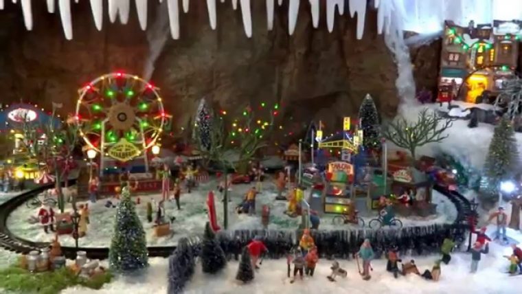 Village Noel Lemax De Mère Noël 2015 – Village Mrs Claus tout Image Village De Noel