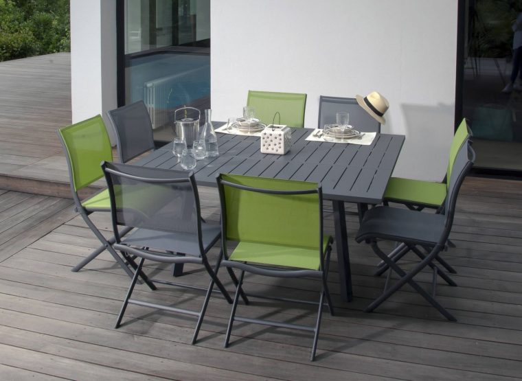 table de jardin carre