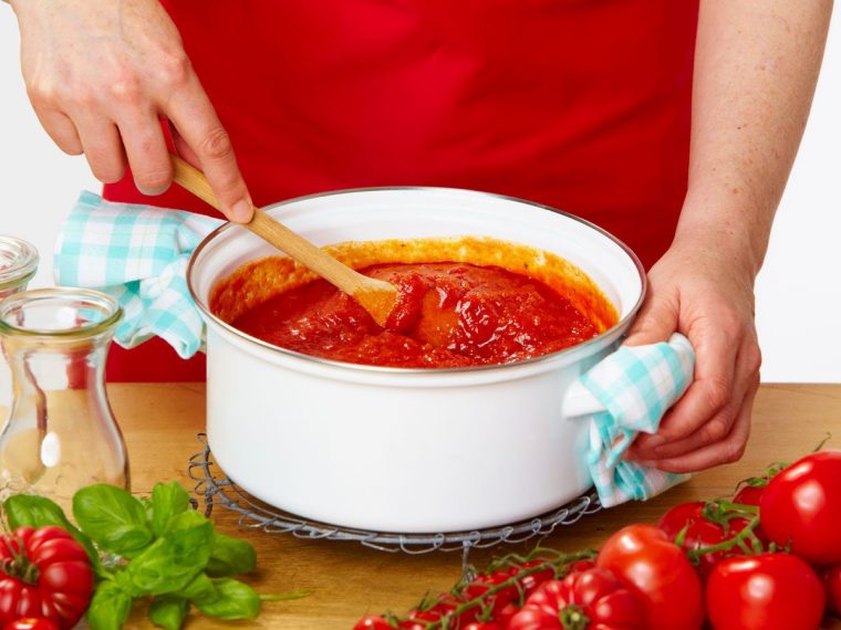 tomatensoße mit getrockneten tomaten