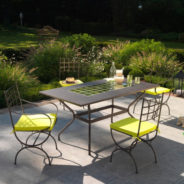 table de jardin en fer