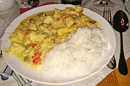 cremiges curry-hühnchen mit gemüse