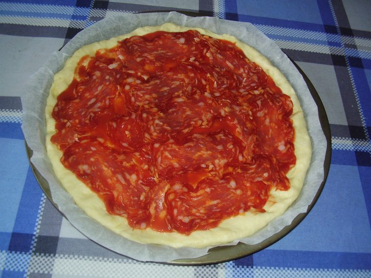 piccante auf pizza