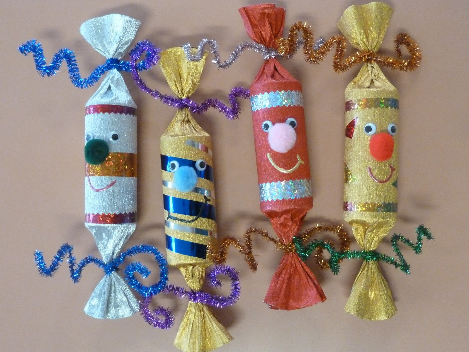 Amiscol: Les Friandises De Noël : Crackers Et Sucres D'Orge dedans Friandise Noel
