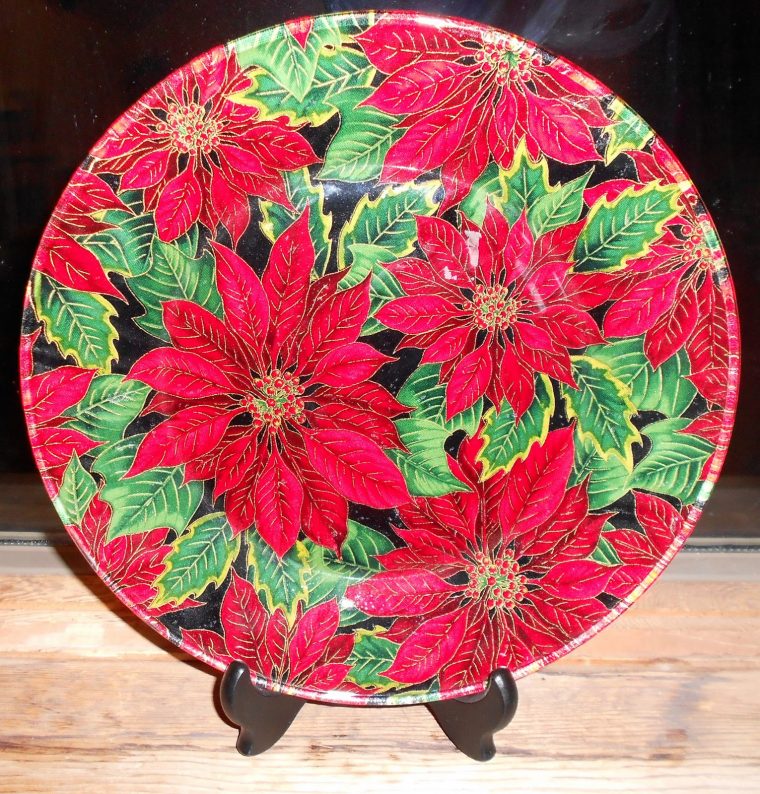 Babycakes Crafts: Holiday Decoupage Plates encequiconcerne Decoupage Noel