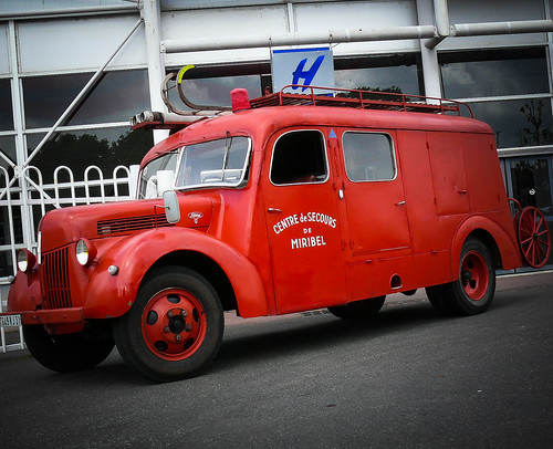 Camion Pompier  Un Ancien Camion De Pompiers Ford Pris En P…  Flickr pour Photos De Camion De Pompier 