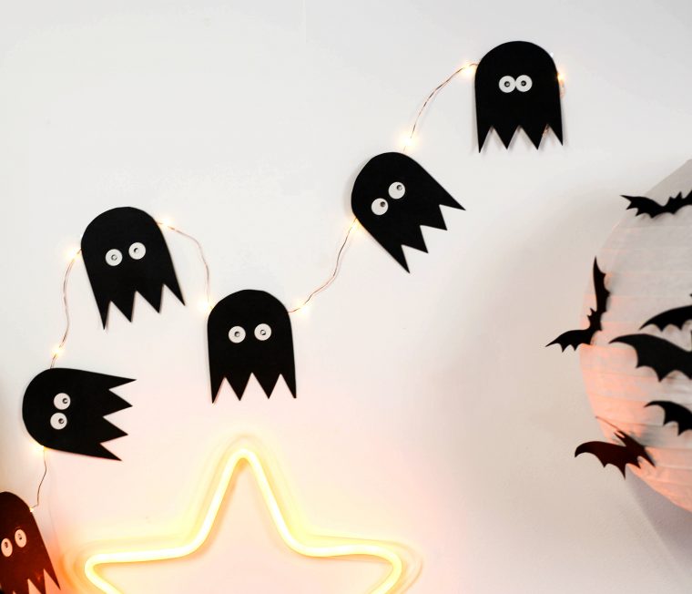 Diy Halloween : Nos 3 Tutos Déco Papier Et Lumineuse  Diy Halloween tout Patron Chauve Souris Halloween