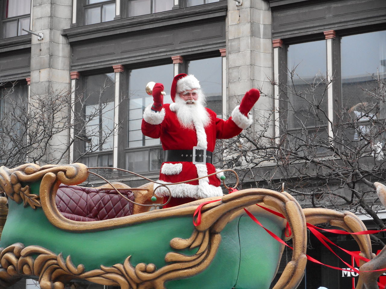 File:defile Du Pere Noel, Montreal, 2014 - 336 - Wikimedia Commons tout Perenoel