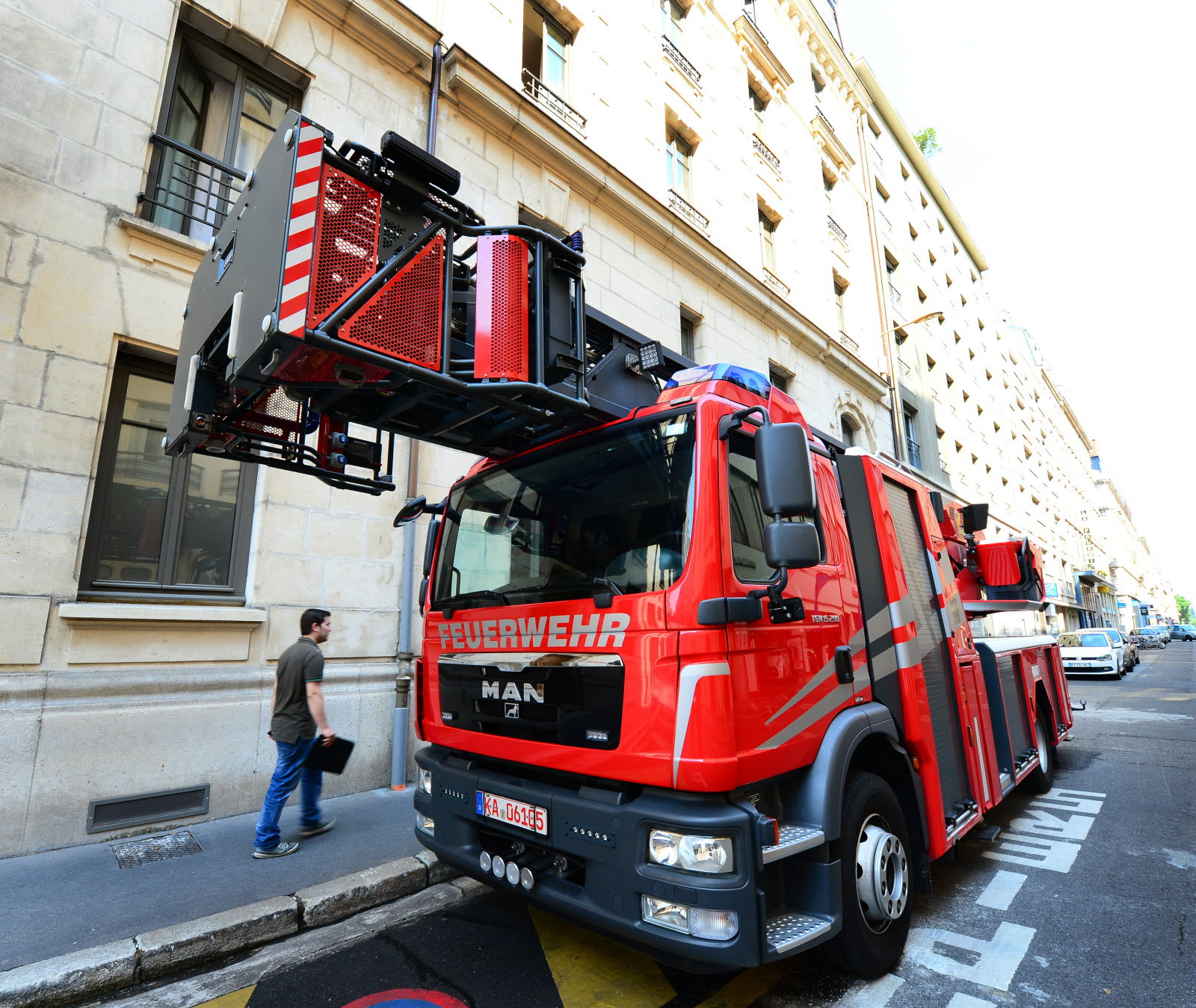Insolite. Un Mystérieux Camion De Pompiers Allemand Aperçu À Lyon à Photos De Camion De Pompier