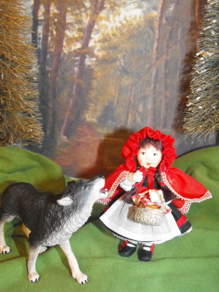 L: Le Petit Chaperon Rouge. pour Personnages Petit Chaperon Rouge