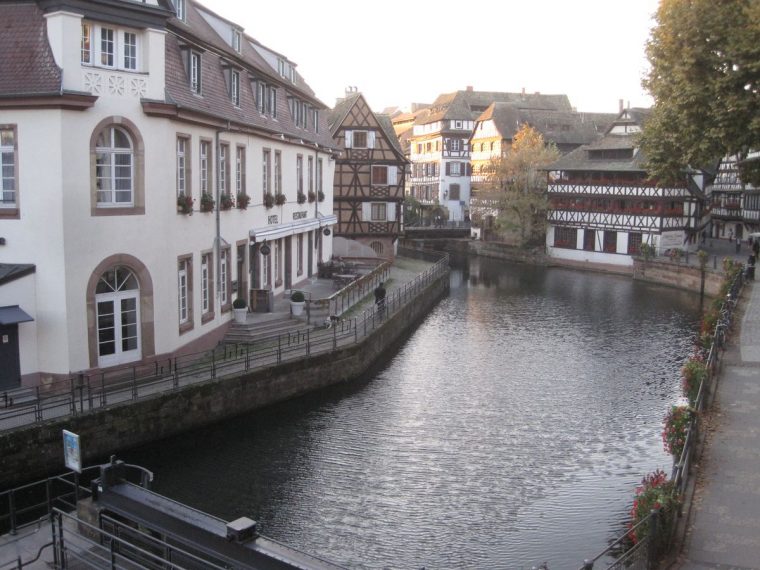 Petite France (Strasbourg) — Archi-Wiki intérieur Le Petit Ours Strasbourg