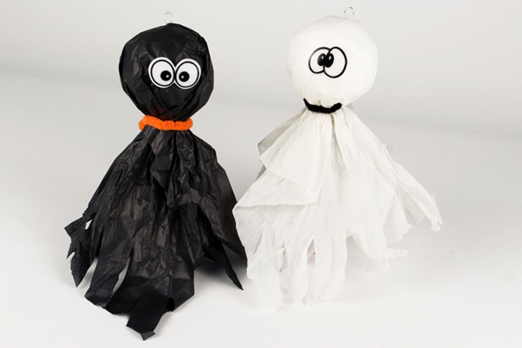 Petits Fantômes À Suspendre - Halloween - 10 Doigts tout Fantome Halloween