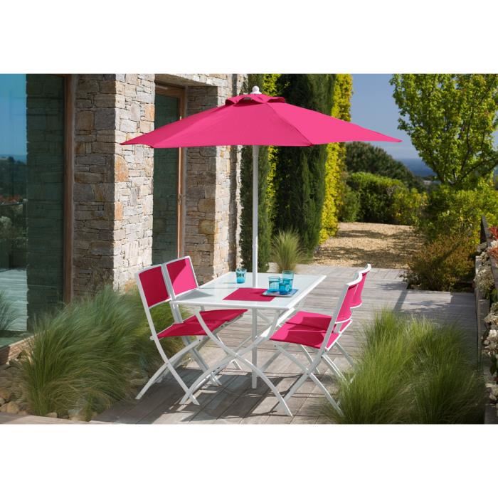 table de jardin avec parasol