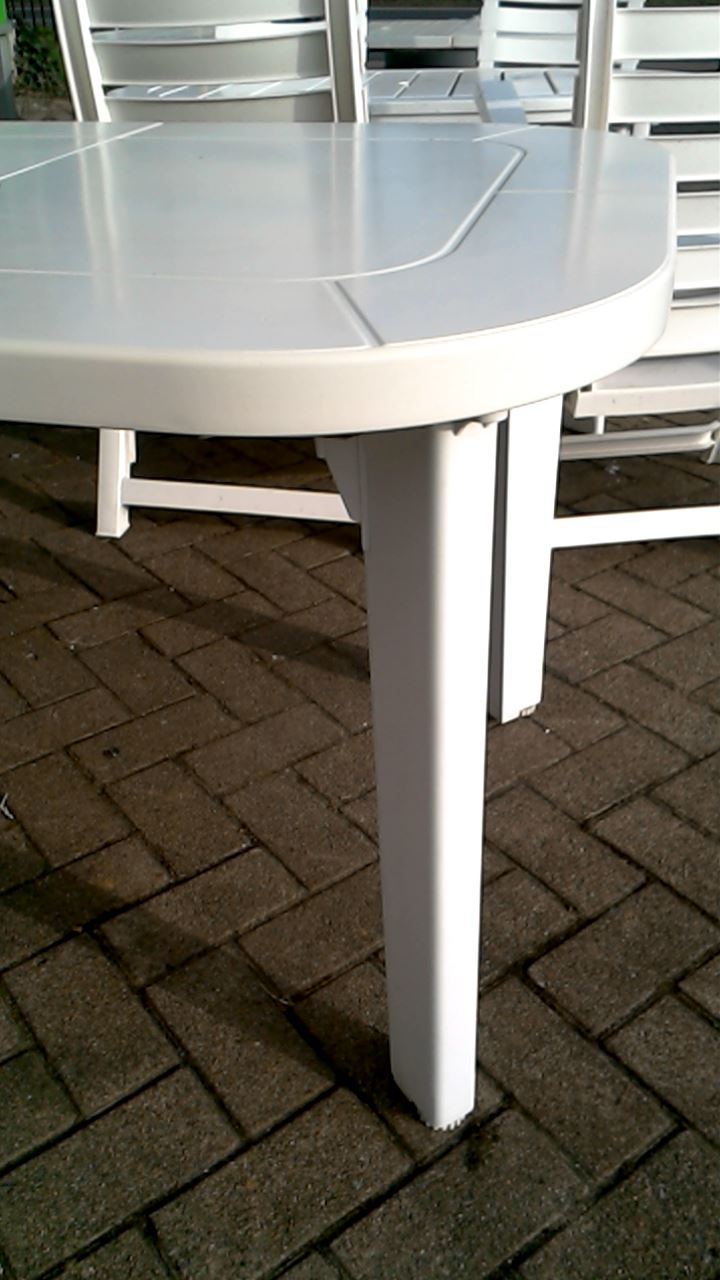 table de jardin pvc