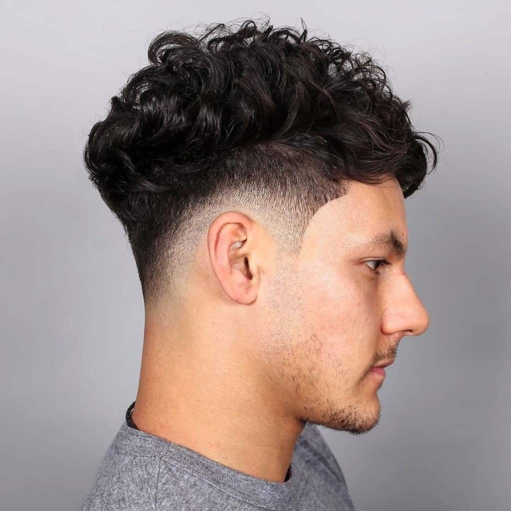 12 Amazing High Top Fade Styles For Curly Hair  Cabelo Masculino avec Degrader Bas Cheveux Long
