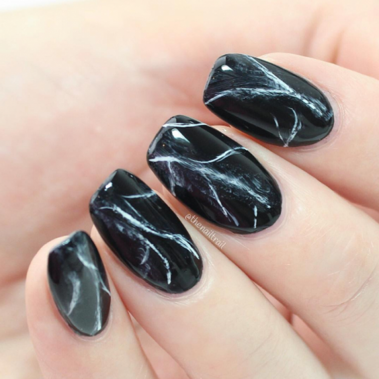 15 Inspirations Qui Vous Feront Définitivement Craquer Pour Le Vernis À pour Ongle Gel Noir