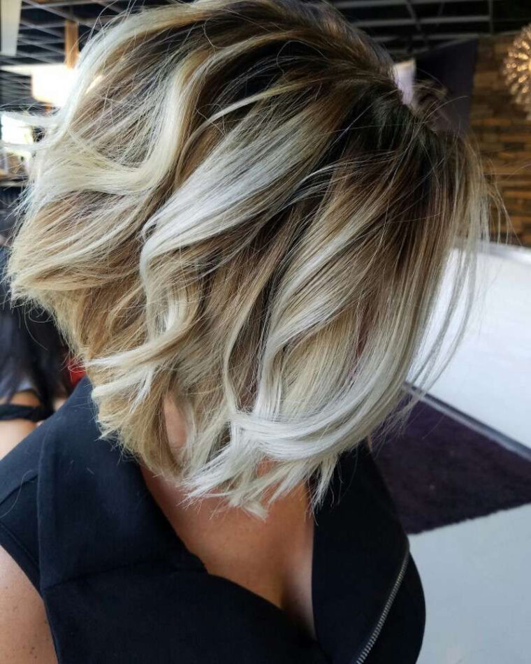 Balayage Ombré Blond- L'Alternative Plus Naturelle À L'Ombré Blond avec Mèches Blondes Platine vous pouvez essayer