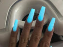 Blaue Leuchtende Nägel Nägel Von: Jamie Pinterest: Haare, Nägel Und dedans Ongle Fluo Ete vous pouvez essayer