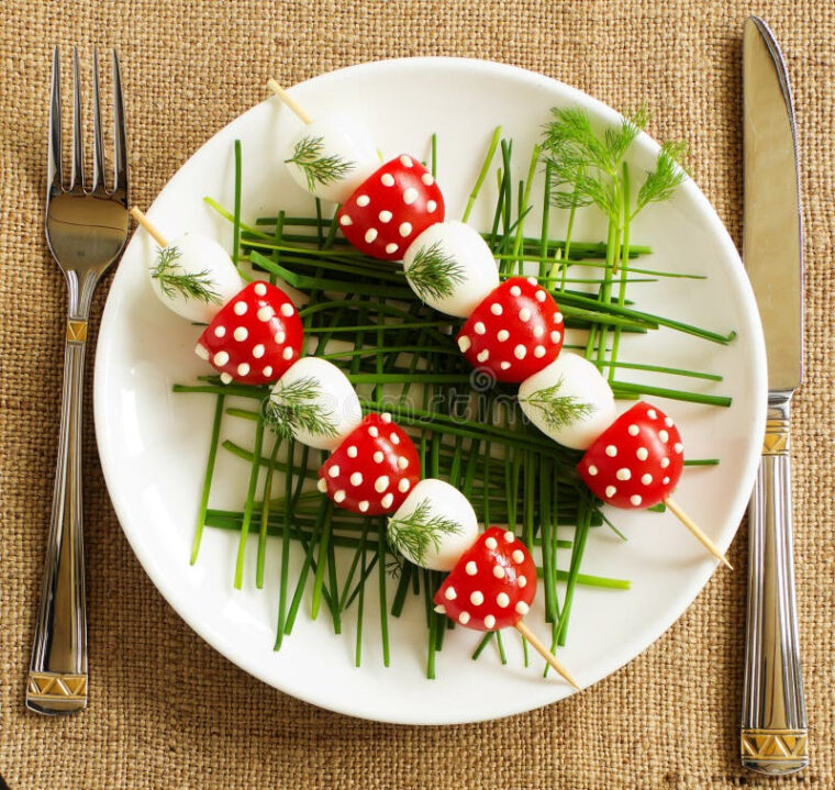 Brochettes Des Oeufs De Caille Photo Stock – Image Du Champignon encequiconcerne Brochette Apero Oeuf De Caille tutoriel