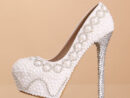 Chaussure De Mariée Magnifique Recouvert De Perles Et Strass Escarpin destiné Chaussures De Mariée Élégantes Et Originales