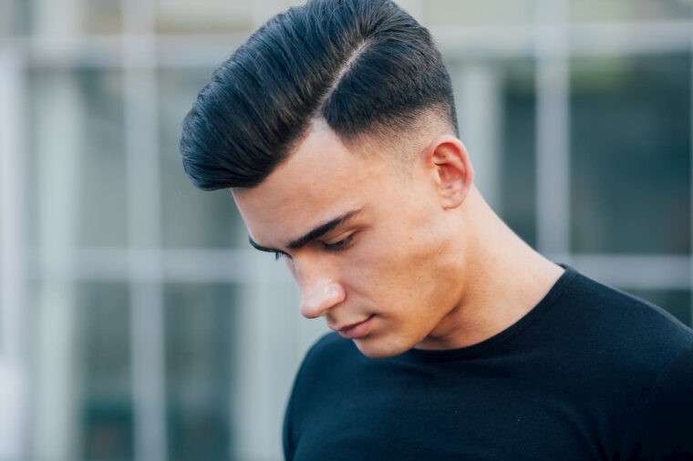 Coiffure Homme Degradé Bas  Bun Et Degrade Bas – Photo Homme Coiffure intérieur Coiffure Dégradé Homme vous pouvez essayer