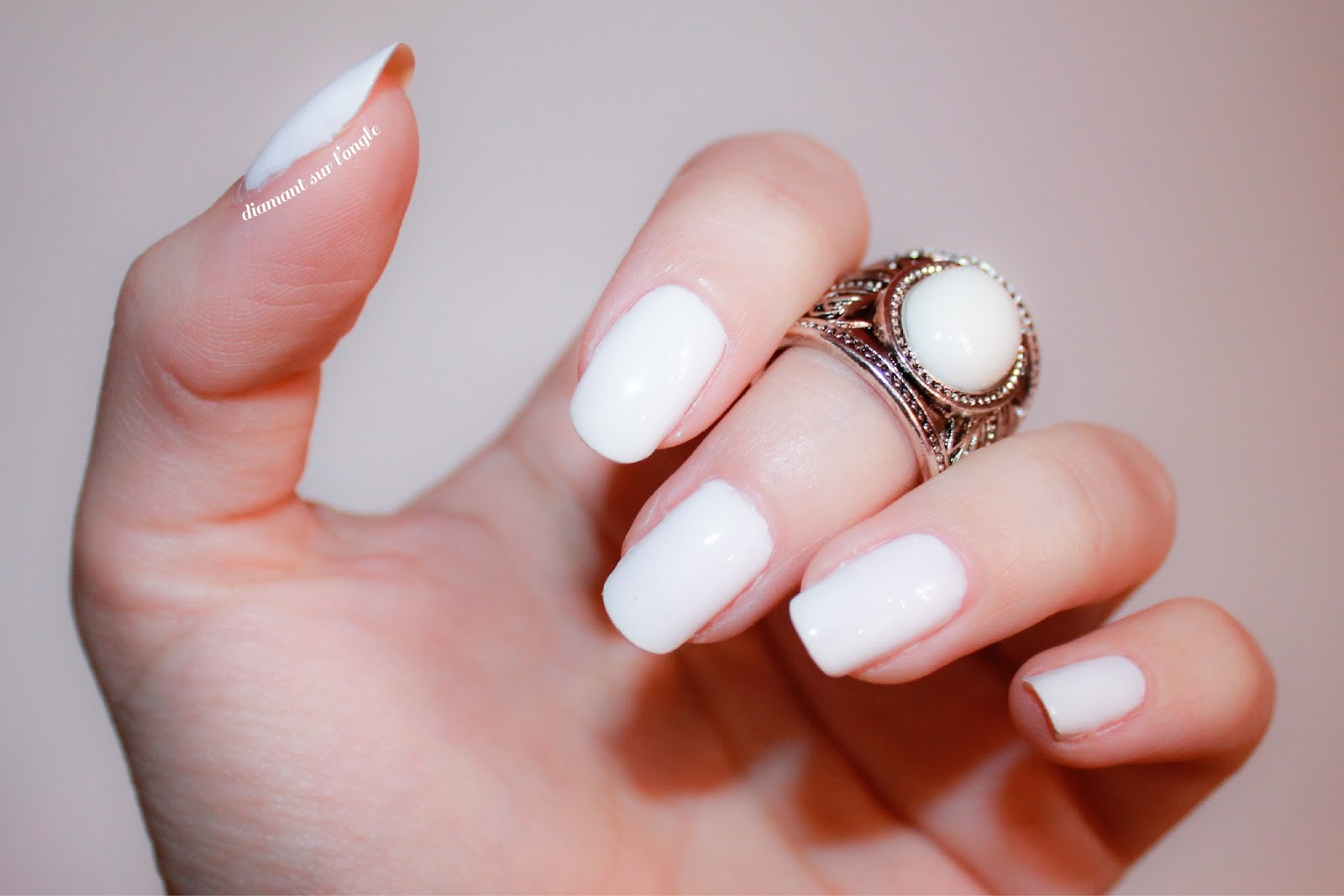 Diamant Sur L&amp;#039;Ongle: Blanc By Essie serapportantà Idee Ongle Blanc 