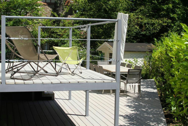 Épinglé Par La Mine De Fer Sur Extérieur  Terrasse Bois, Terrasse Sur dedans Terrasse Sur Pilotis Moderne