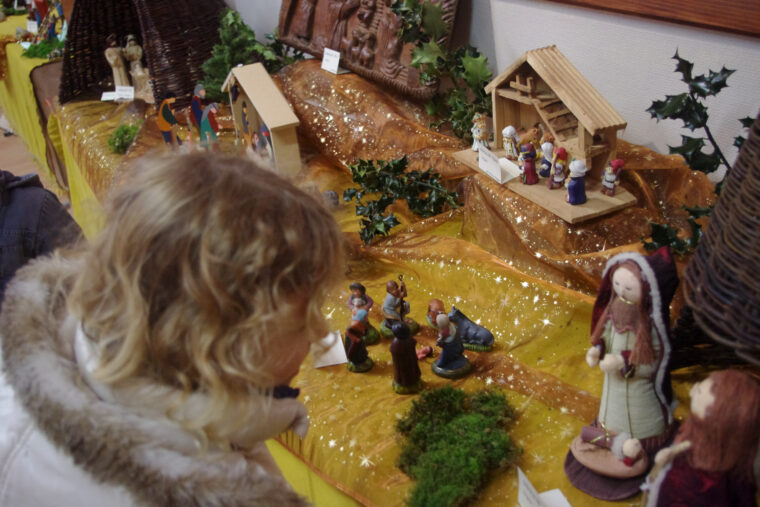 Exposition De Crèches De Noël, Le Folgoët – Récréatiloups Finistère tout Activité Noel Creche tutoriel