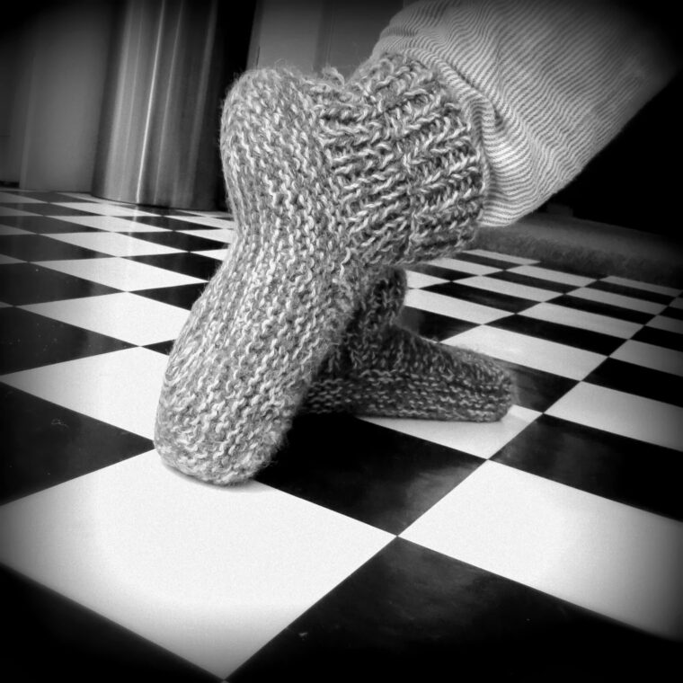 Fais Le Avec Tes Mains: Chaussons En Tricot – Pour Adultes – Vidéo tout Modèles Gratuits Chaussons Adultes fascinant