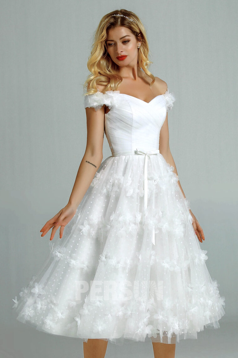 Fiona : Robe De Mariée Courte Plumetis Encolure Bardot Jupe Florale 3D concernant Robe De Mariée Courte Rock génial