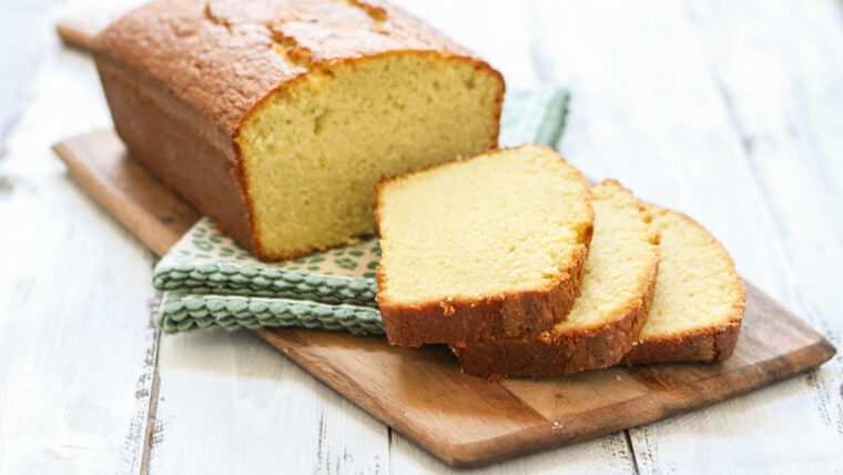 Gâteau Au Yaourt – Recette  Vahiné serapportantà Cake Au Yaourt Cremeux intéressant