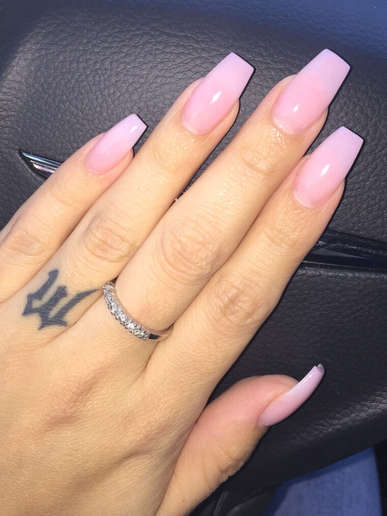 Ig: Ashleyvictoria.xo Pink Powder Acrylic With Clear Gelish Instagra concernant Ongle Rose Pastel fascinant