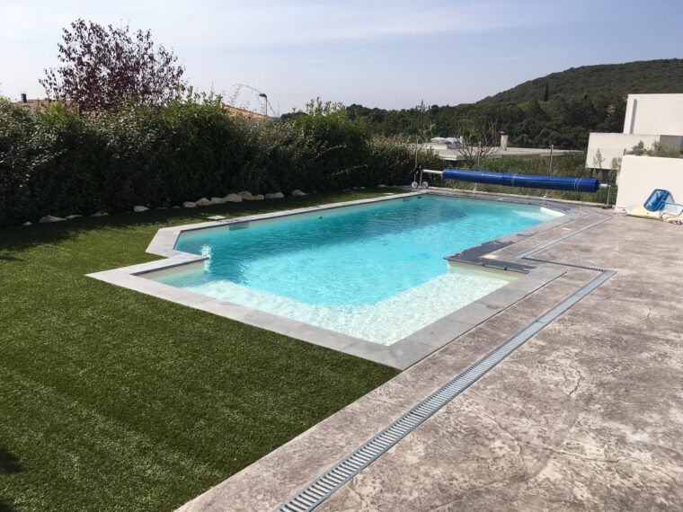 Image De Plage: Piscine Avec Plage En Beton serapportantà Piscine Avec Plage génial