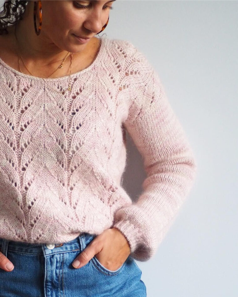 Le Pull Enchantee Sera Disponible Sur Ravelry Ce Vendredi. Ce Pull En avec Maille De Laine fascinant