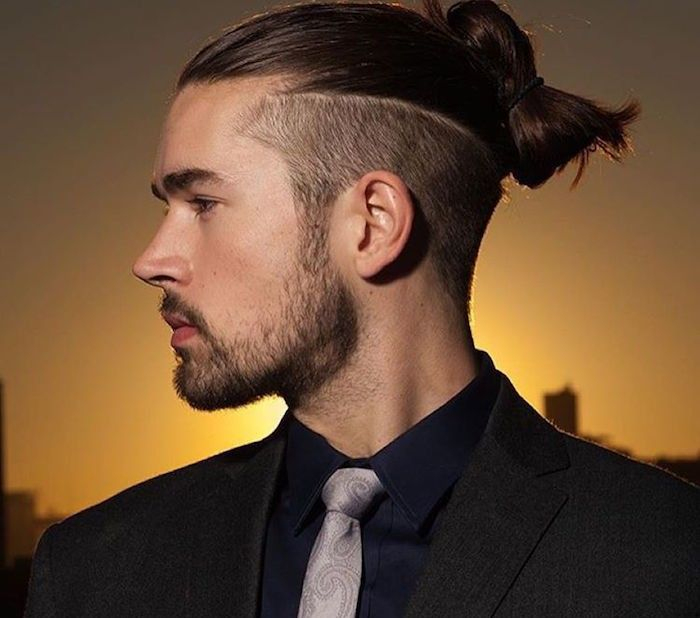Man Bun, Top Knot - Le Chignon Homme À La Pointe De La Tendance intérieur Coupes Homme Cheveux Longs 