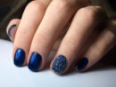 Manucure De Noël Bleu Nuit Dark Nails, Blue Nails, Glitter Nails intérieur Idee Ongle Hiver fascinant