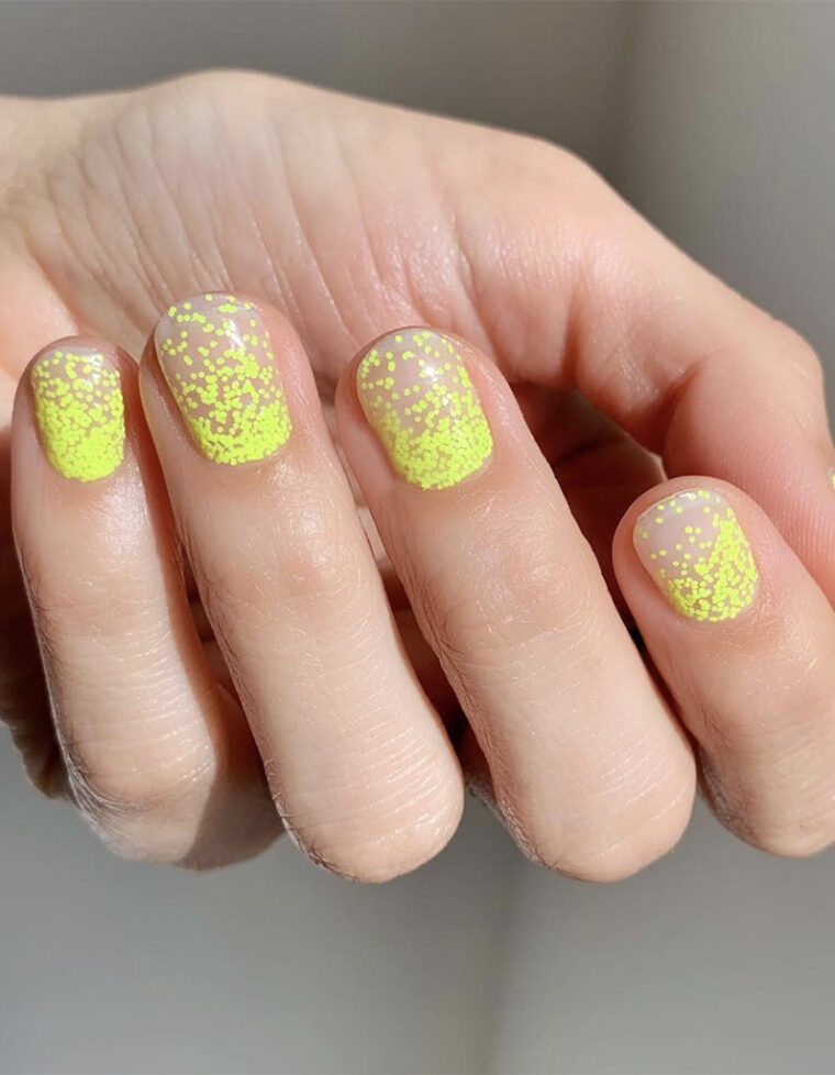 Manucure Néon Paillettes – Manucure Néon : La Tendance Flashy Qui S tout Ongles Flashy Ete vous pouvez essayer