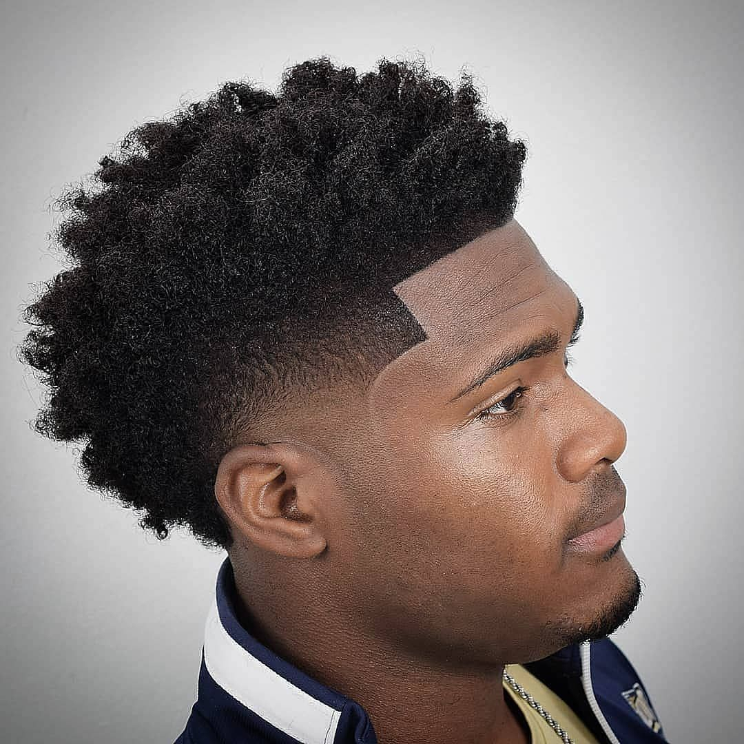 Messy Afro + Temple Fade + Line Up - Men&amp;#039;S Haircuts  Top Fade Haircut intérieur Coupe Afro Homme 