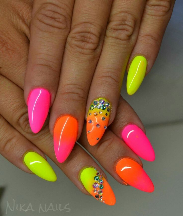Neon Summer  Vernis À Ongles, Ongles En Gel Fluo, Ongles Fluo destiné Idee Ongle Ete génial 