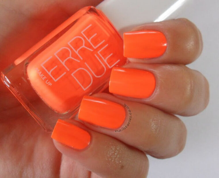 Ongle Fluo : 10 Inspirations De Nail-Art Flashy Pour Cet Été serapportantà Ongle Fluo Ete vous pouvez essayer