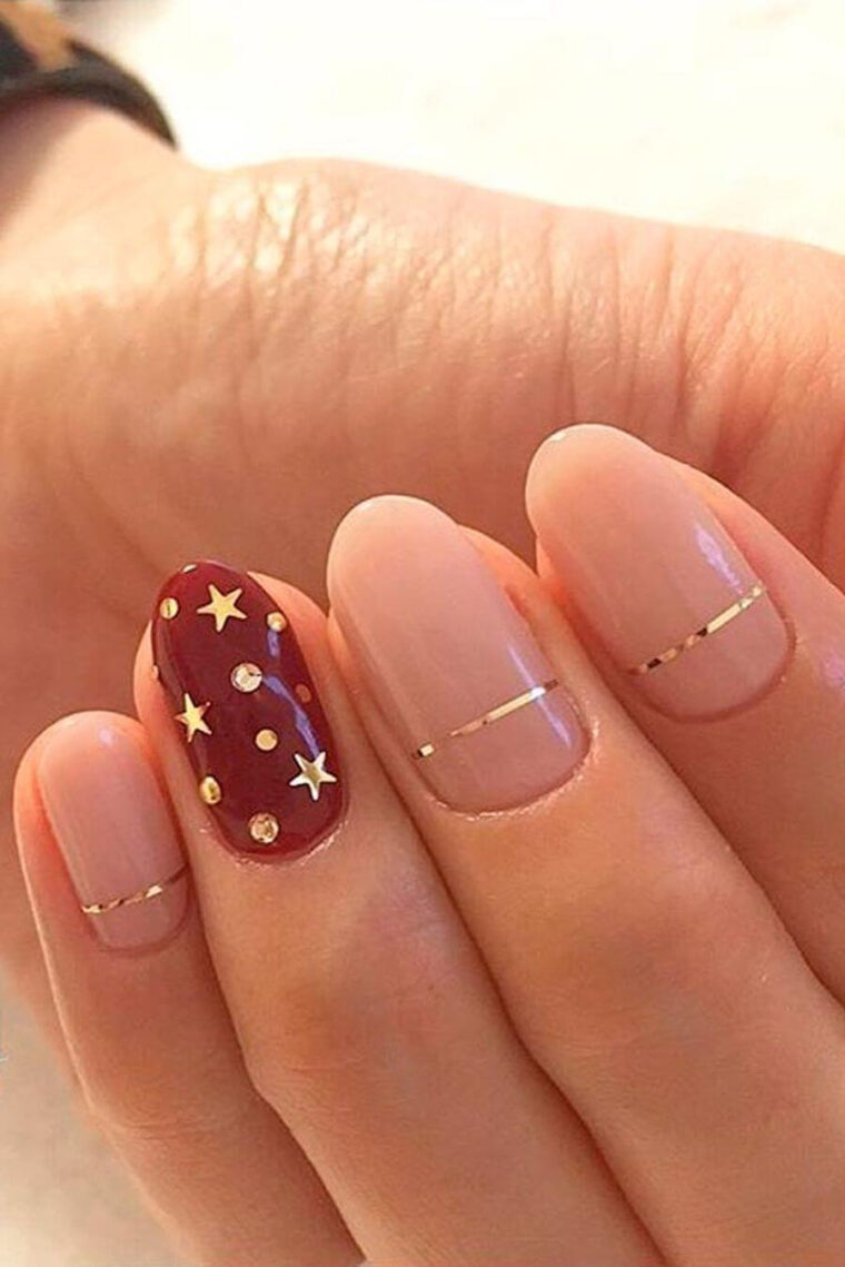 Ongles De Noël + 100 Motifs Simples Et Élégants À Décorer! – 💅 Ongles concernant Ongles Rouges Noel tutoriel