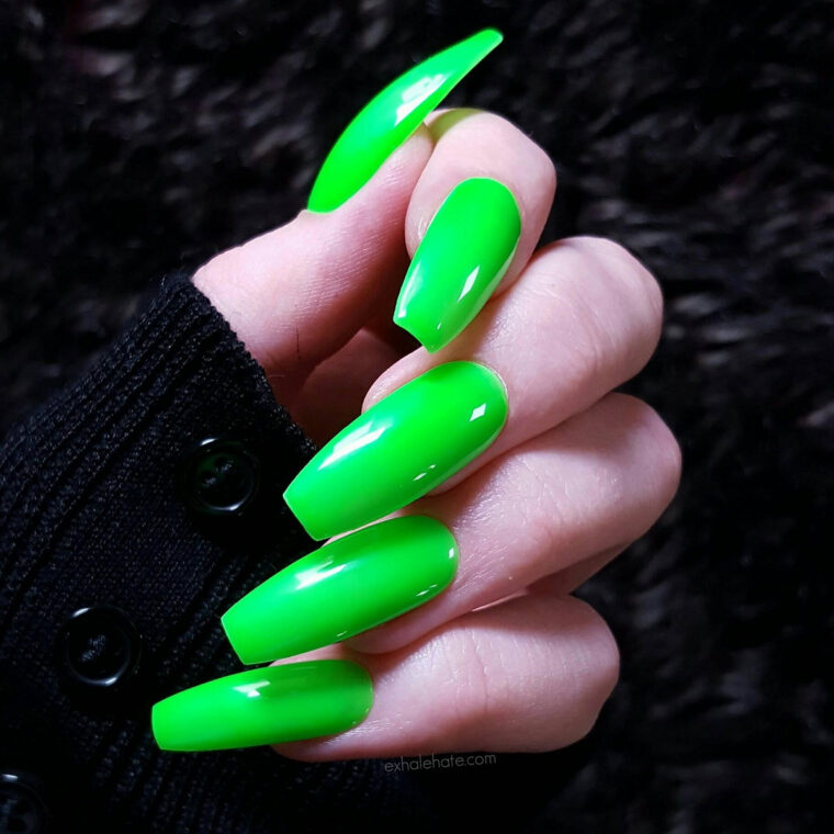 Ongles Néon – La Tendance Phare Et Haute En Couleur De L'Été 2019 serapportantà Ongles Flashy Ete vous pouvez essayer